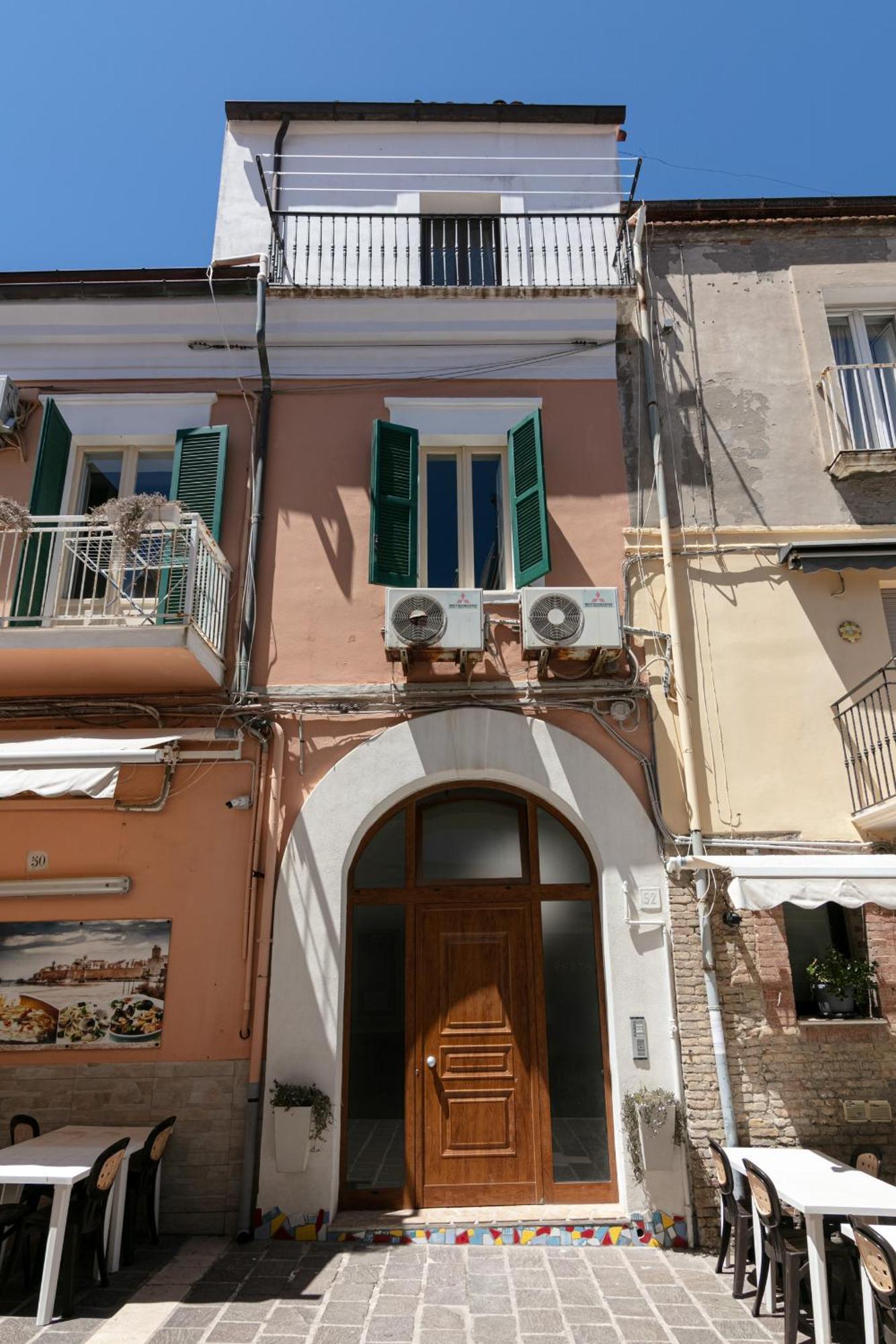 Dea Apartrooms Termoli Εξωτερικό φωτογραφία
